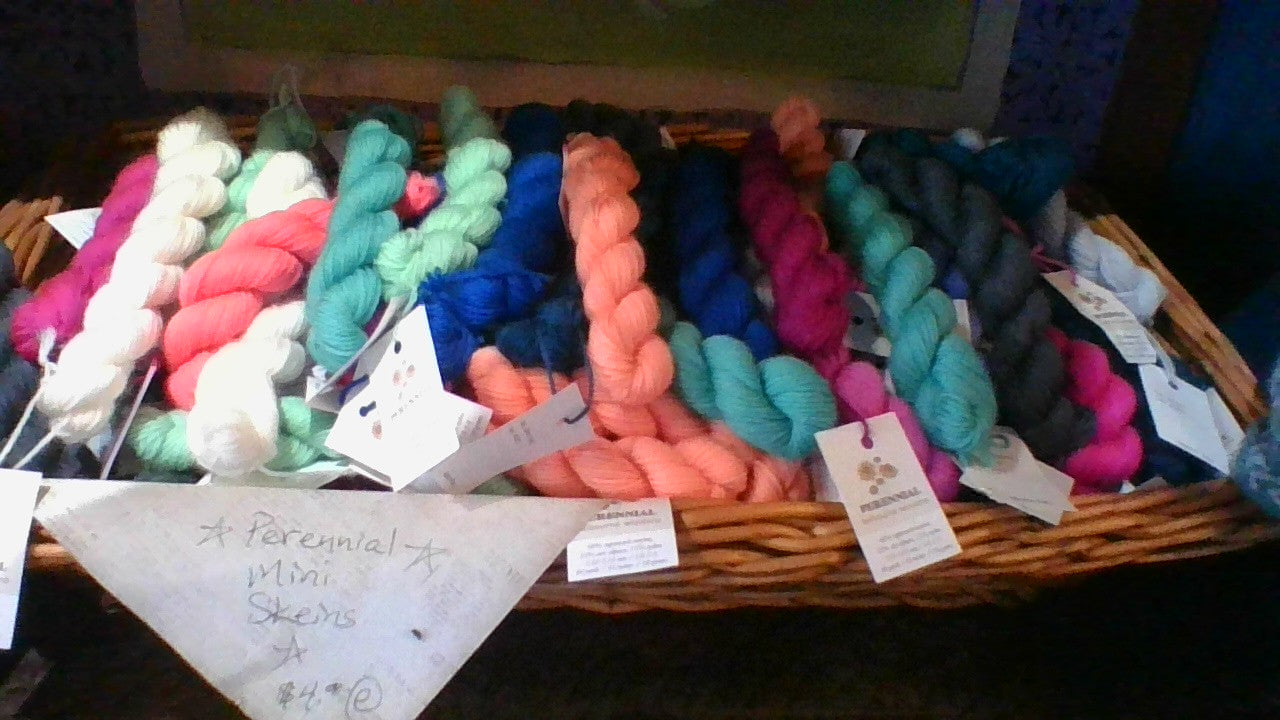 Fun Kelbourne Woolens Perenial Mini's