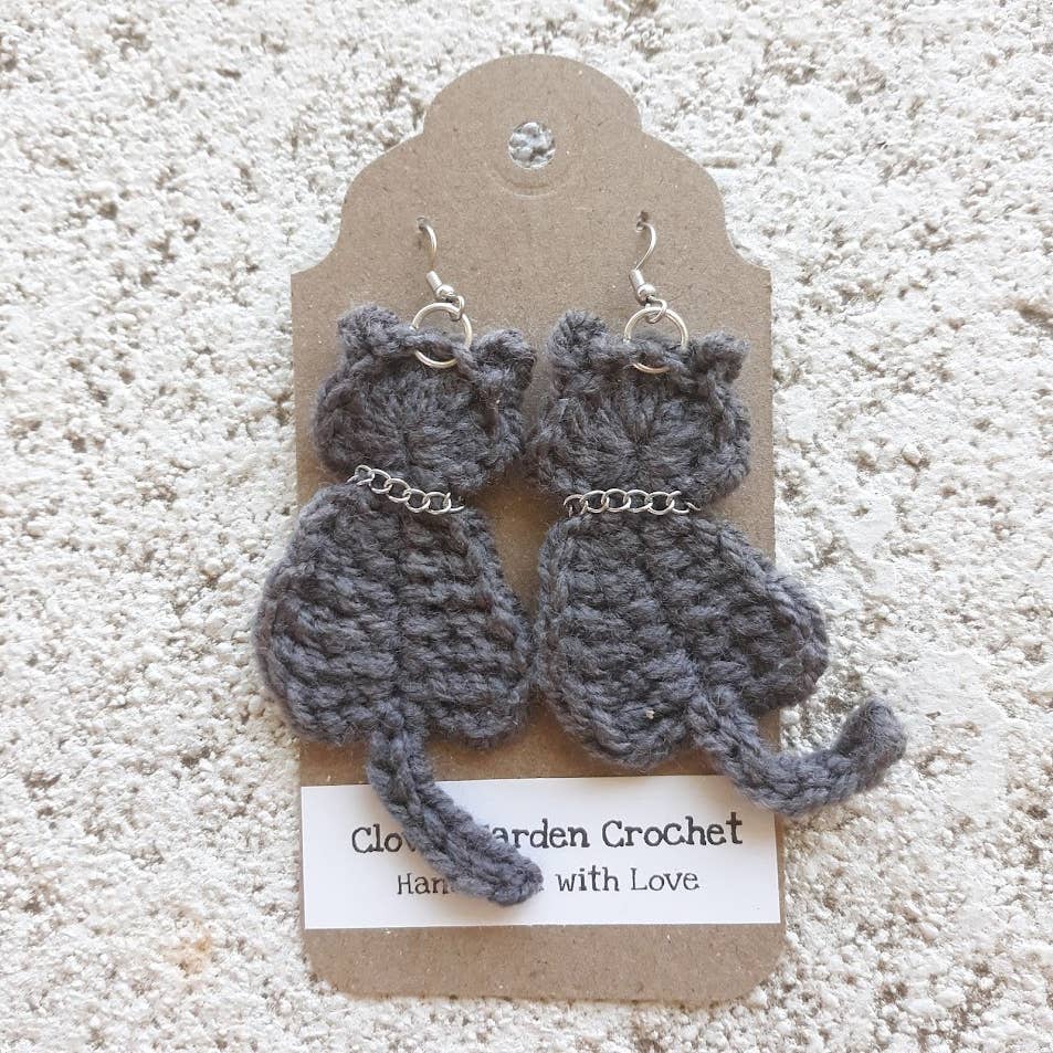 Crochet Cat or Fat Bottomed Kitten Kitty Earrings : Cream - off white