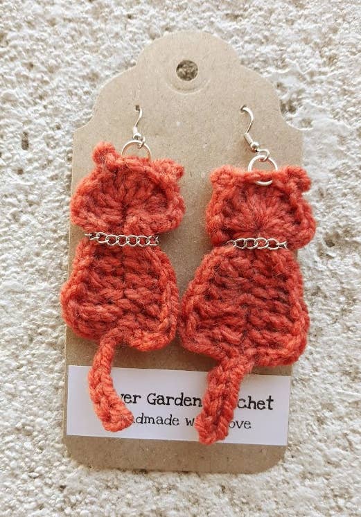 Crochet Cat or Fat Bottomed Kitten Kitty Earrings : Cream - off white