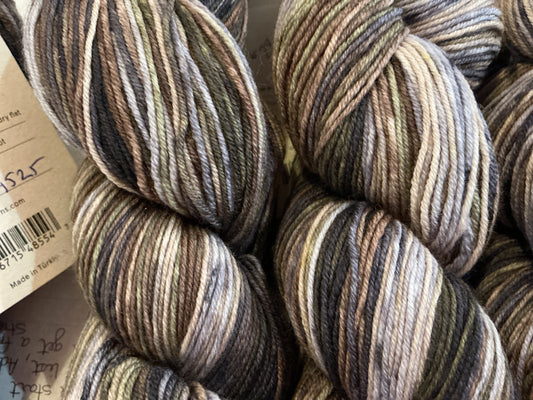 Urth Yarn Uneek Fingering 3006